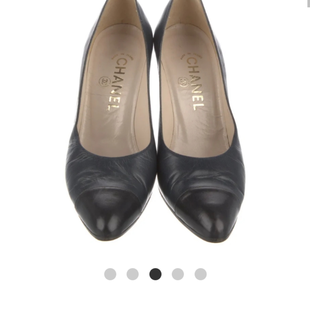 CHANEL BLACK LEATHER PUMPS SIZE-8.5